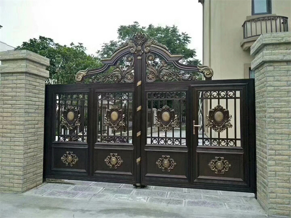 Court Gate Case